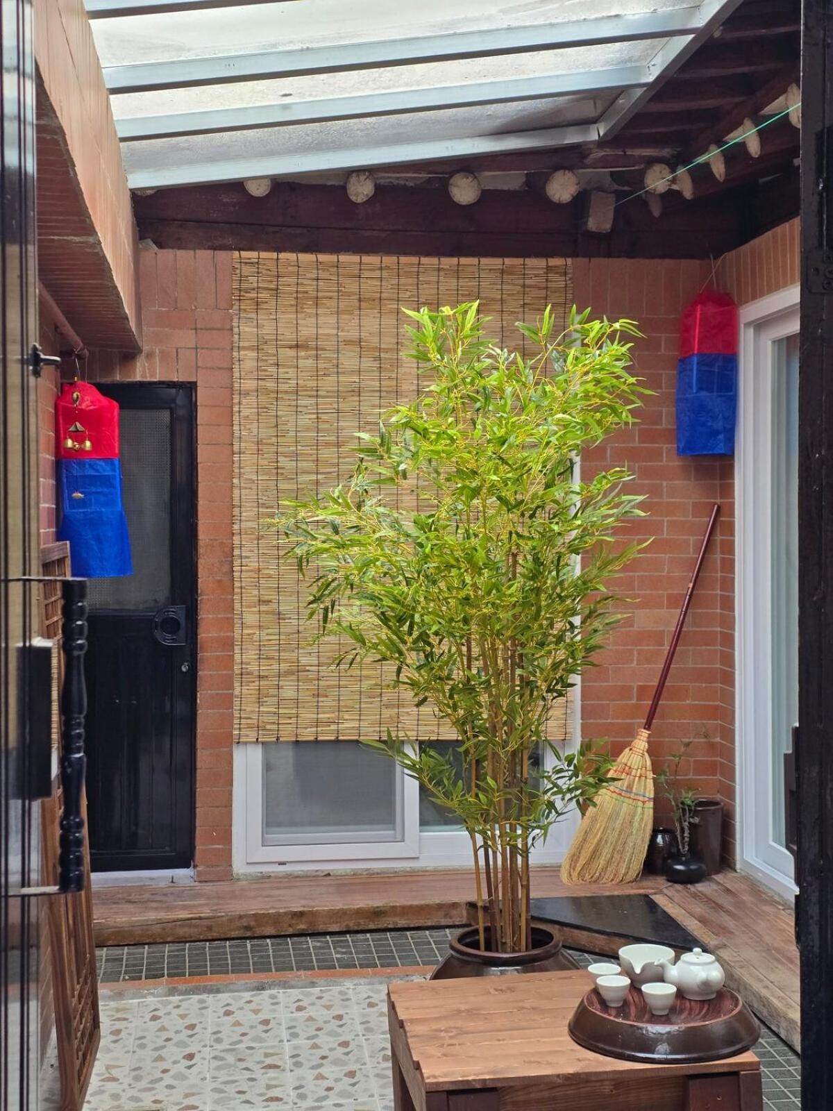 #private Hanok #3rooms #barbecue #rooftop Sunbed #korea Station *