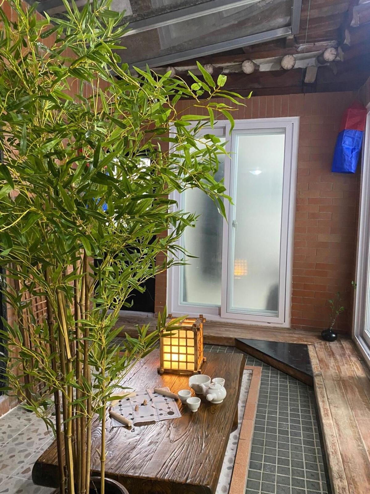 Holiday home #private Hanok #3rooms #barbecue #rooftop Sunbed #korea Station