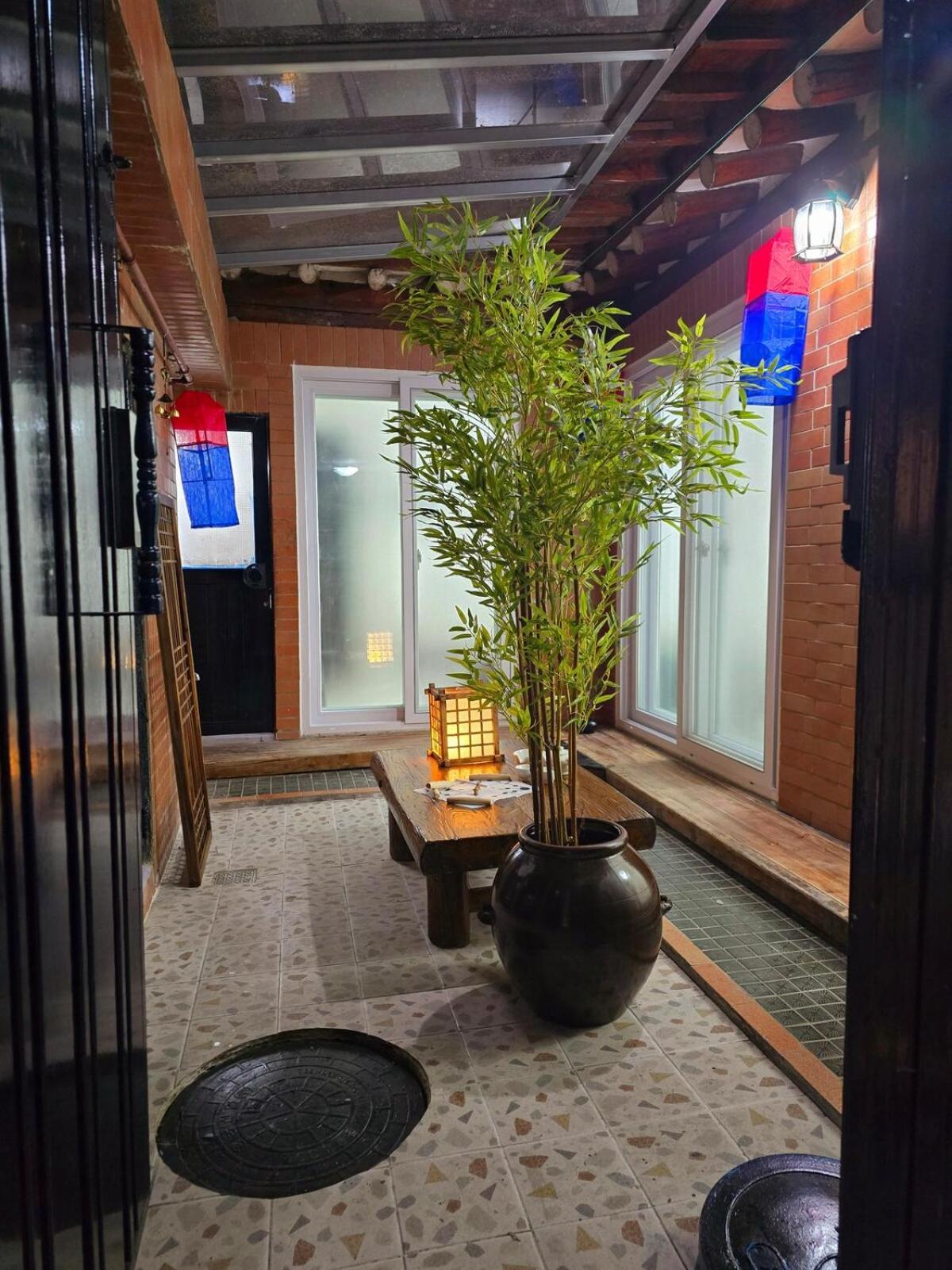 #private Hanok #3rooms #barbecue #rooftop Sunbed #korea Station Holiday home